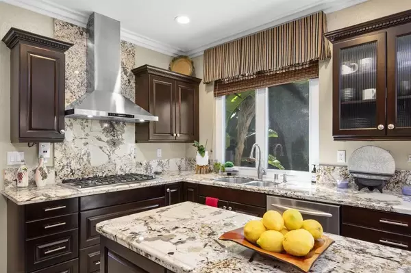 Chula Vista, CA 91915,2408 GREEN RIVER DR