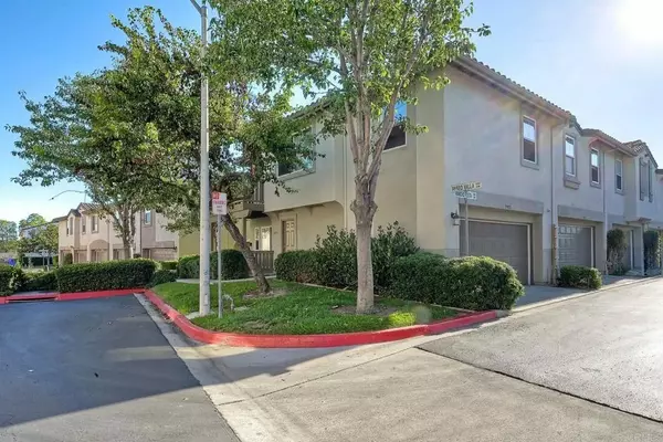 Carlsbad, CA 92009,2915 Rancho Posta Drive