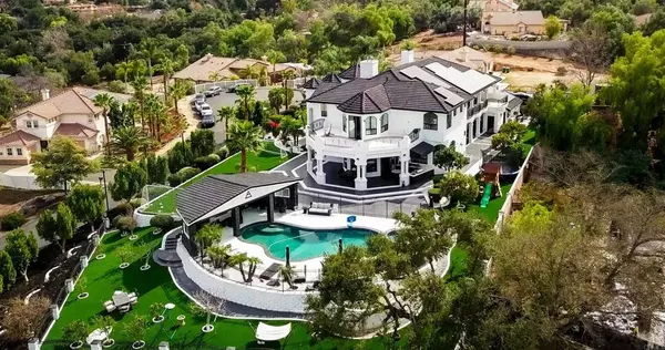 Alpine, CA 91901,733 CLAYBURN CT