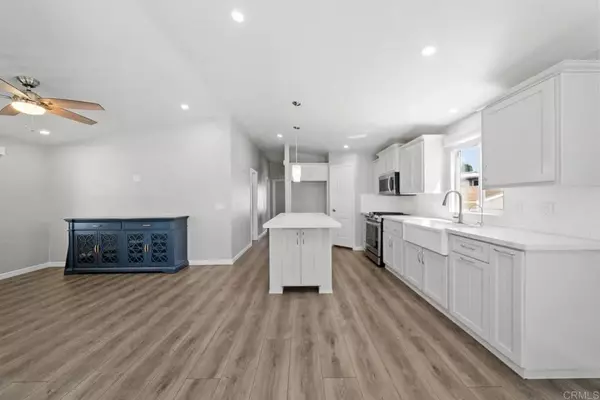 San Diego, CA 92105,2003 Bayview Heights #SPC 210