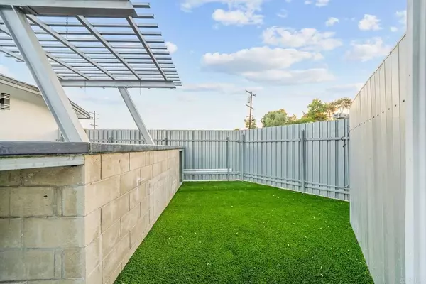 La Mesa, CA 91942,5975 N Nagel Street