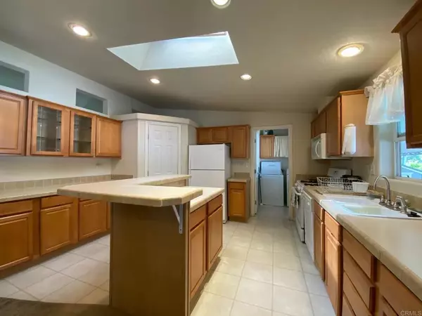 El Cajon, CA 92021,13300 Los Coches Rd E #8