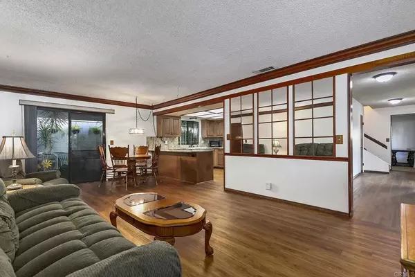 La Mesa, CA 91942,7781 SUNSET DR