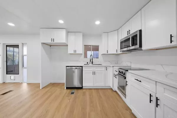 San Diego, CA 92117,6460 Convoy #59