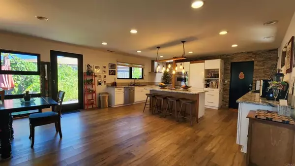 San Diego, CA 92122,5855 Ithaca Place