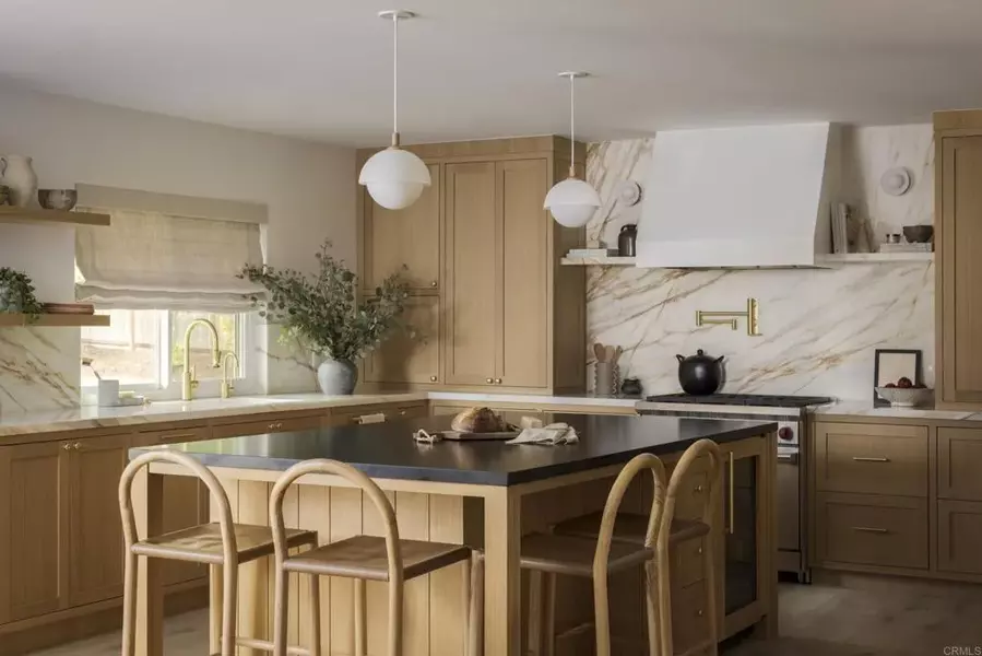 710 Edelweiss Lane, Encinitas, CA 92024