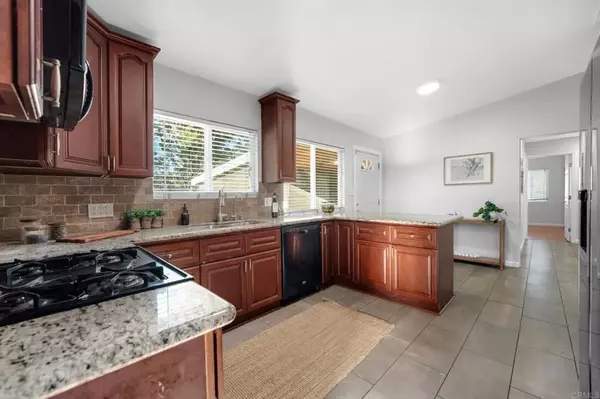 Chula Vista, CA 91911,974 Helix Avenue