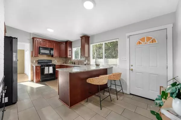 Chula Vista, CA 91911,974 Helix Avenue