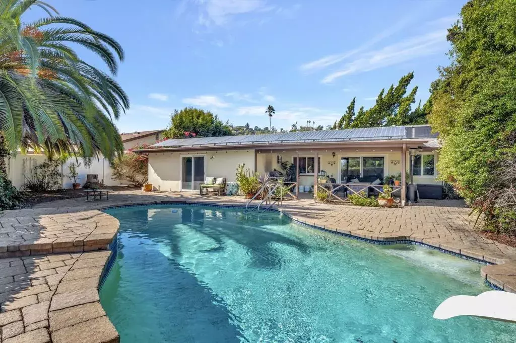 La Mesa, CA 91941,10743 Flambeau Place