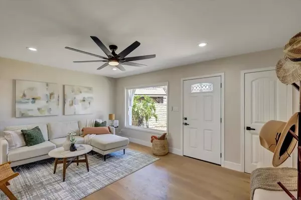San Diego, CA 92117,4107 Cole Way