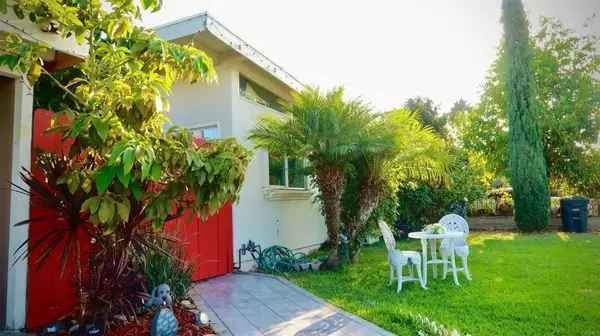 Chula Vista, CA 91911,158 E L St