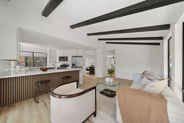 Escondido, CA 92026,8975 Lawrence Welk Drive #211