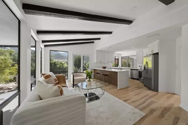 Escondido, CA 92026,8975 Lawrence Welk Drive #211