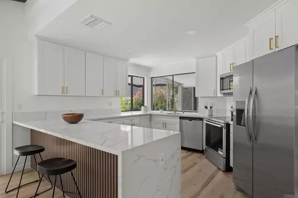 Escondido, CA 92026,8975 Lawrence Welk Drive #211