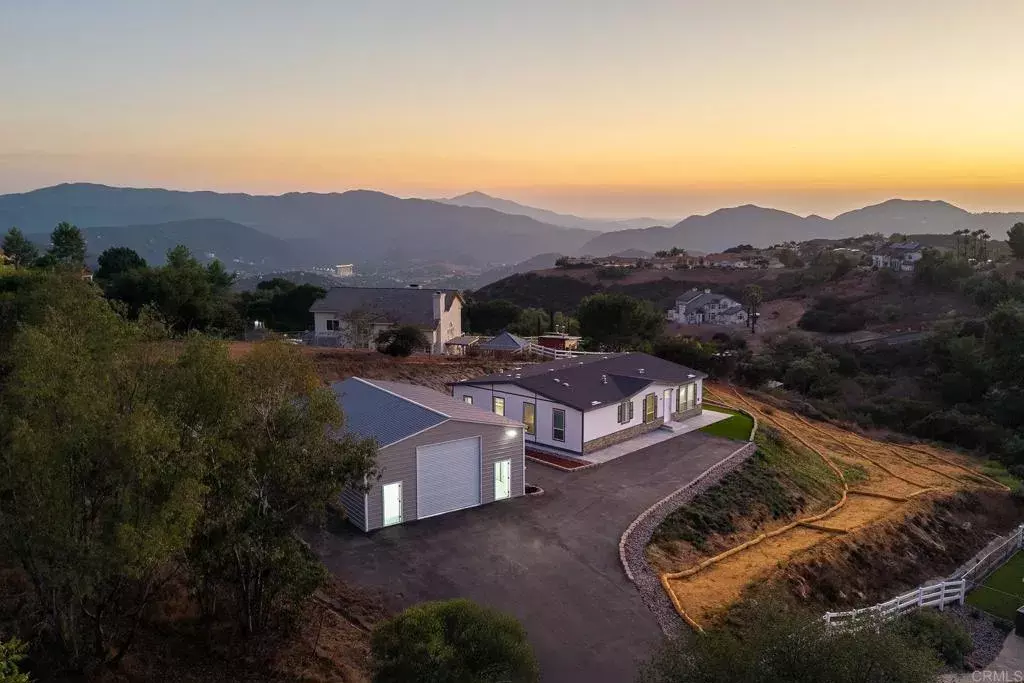 Alpine, CA 91901,365 ALPINE HEIGHTS RD
