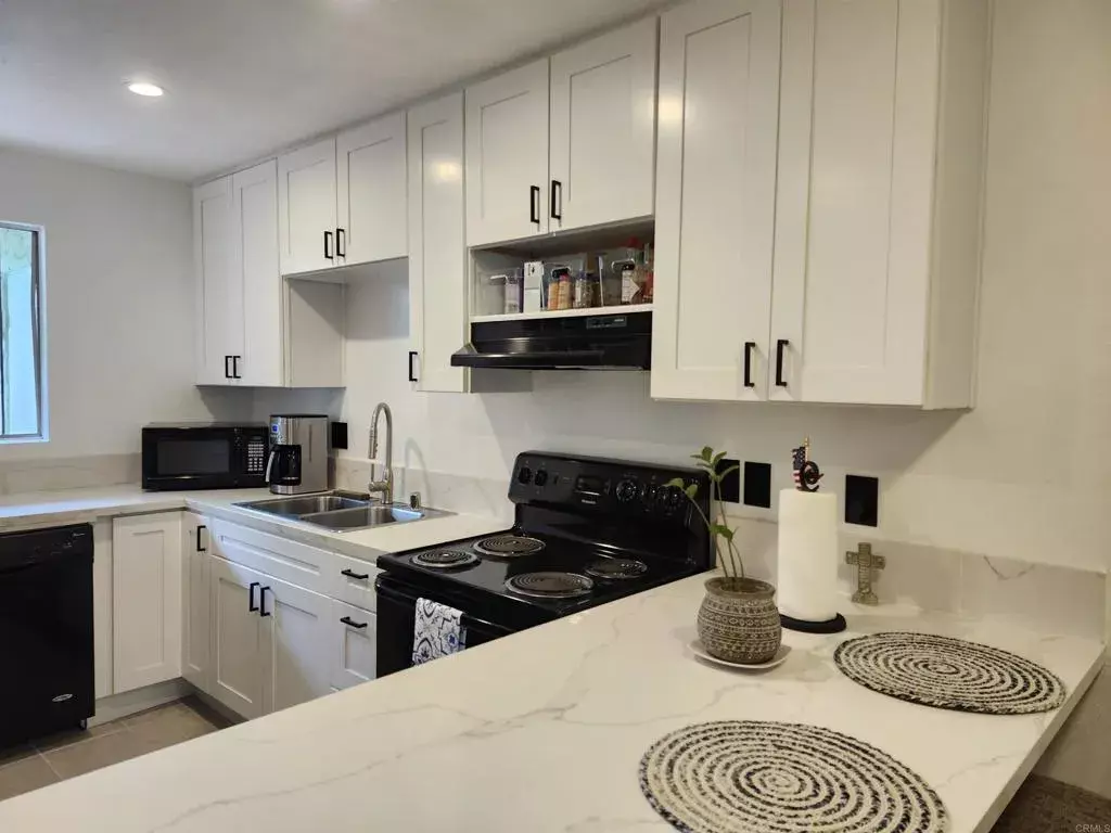 Chula Vista, CA 91910,170 E Street #D5