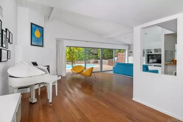 San Diego, CA 92109,2104 Crownhill Road