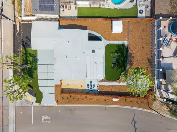 Santee, CA 92071,8211 Fanita Drive