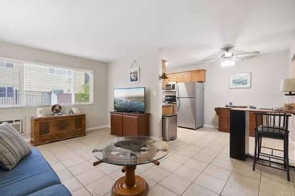 San Diego, CA 92117,6602 Beadnell Way #13