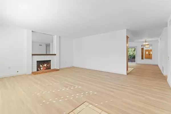 San Diego, CA 92117,4690 Lisann St