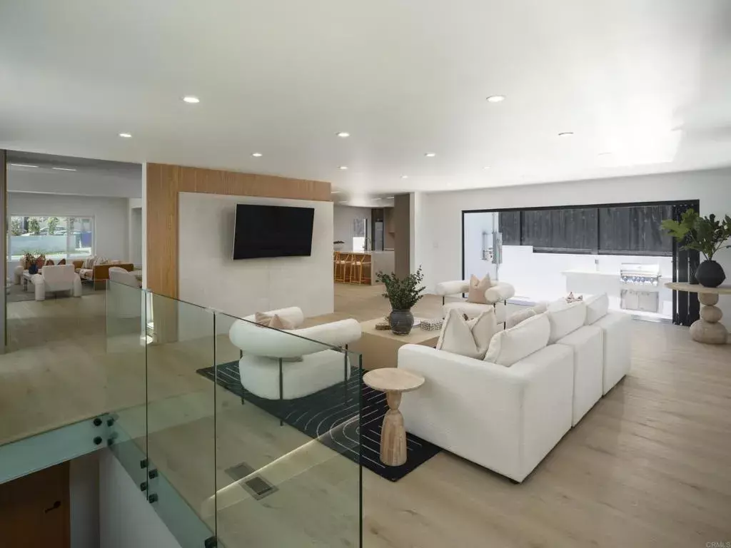 San Diego, CA 92103,3231 Hawk Street