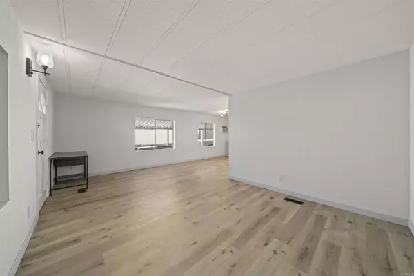 El Cajon, CA 92021,255 E Bradley #SPC 116