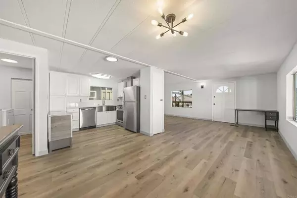 El Cajon, CA 92021,255 E Bradley #SPC 116