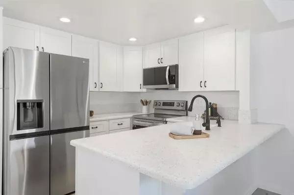 San Diego, CA 92131,10304 Crosscreek