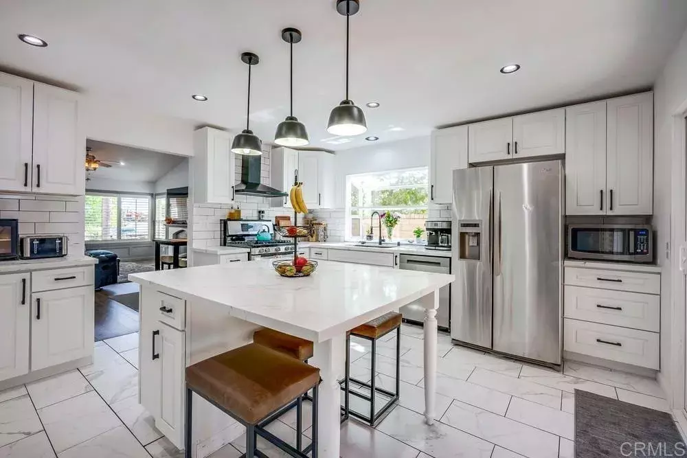 Murrieta, CA 92562,39685 ALMANSA