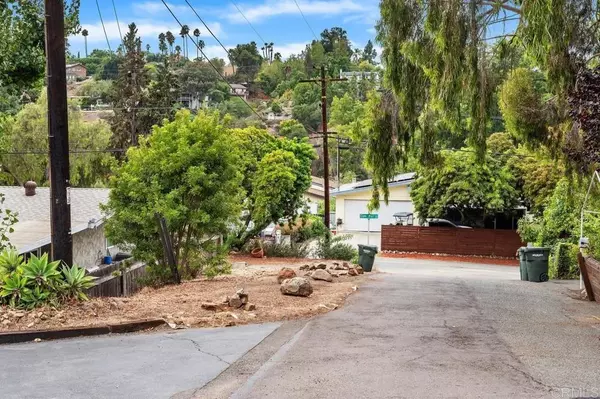 La Mesa, CA 91941,9217 Via Colina