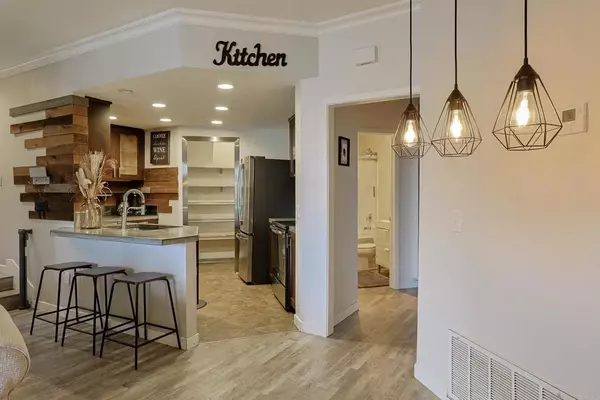 Santee, CA 92071,7354 Mission Trails #105