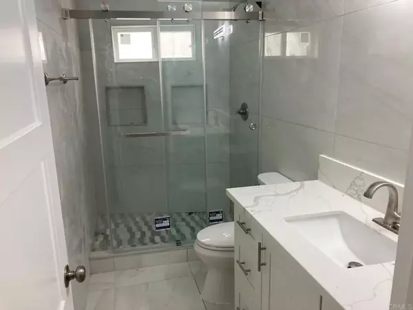 Carlsbad, CA 92008,4566 Cove Drive #B