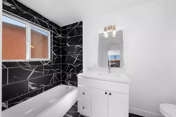 San Diego, CA 92105,2537 Tuberose Street