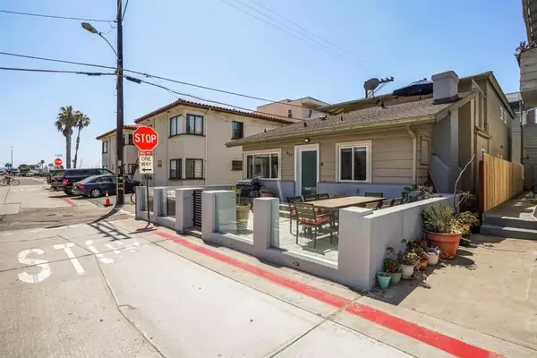 San Diego, CA 92109,3492 Bayside Lane