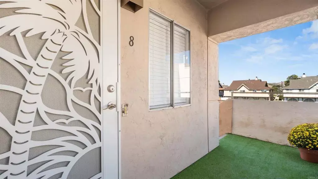 El Cajon, CA 92021,830 Broadway #8