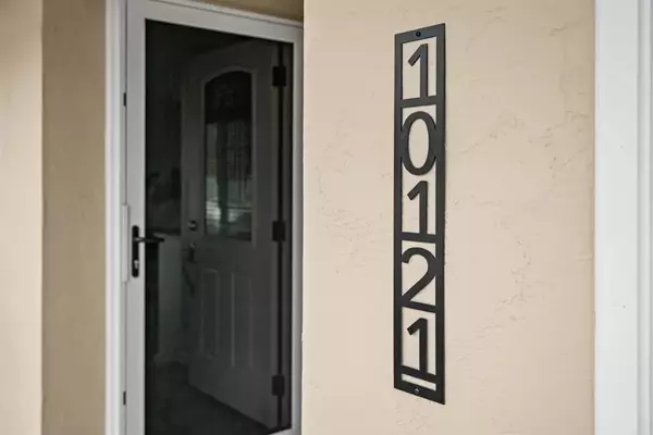 Santee, CA 92071,10121 Pinewood