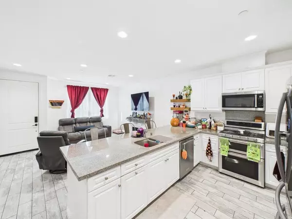 Chula Vista, CA 91913,1922 Corte Zafiro #136