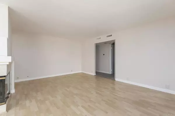 San Diego, CA 92126,7305 CALLE CRISTOBAL #125