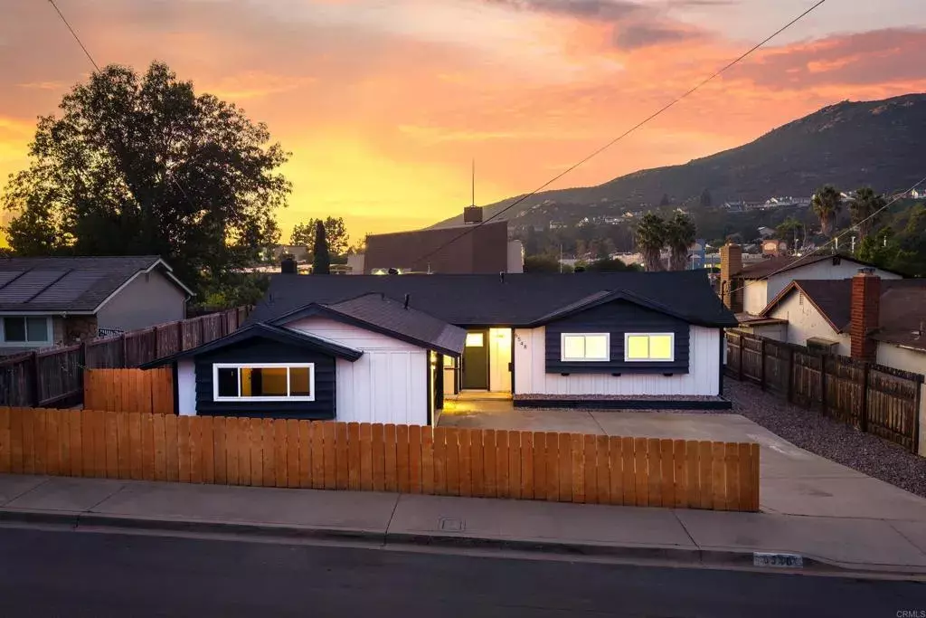 San Diego, CA 92119,6548 Bantam Lake Circle