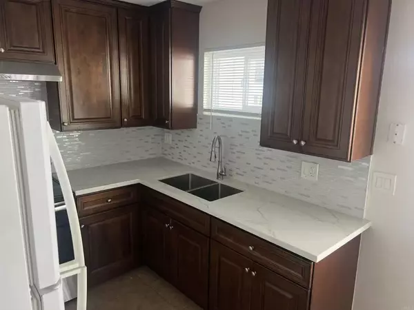 San Diego, CA 92115,4310 54Th Street #109