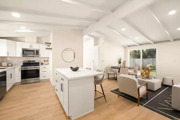 San Diego, CA 92117,4774 Chickasaw Court