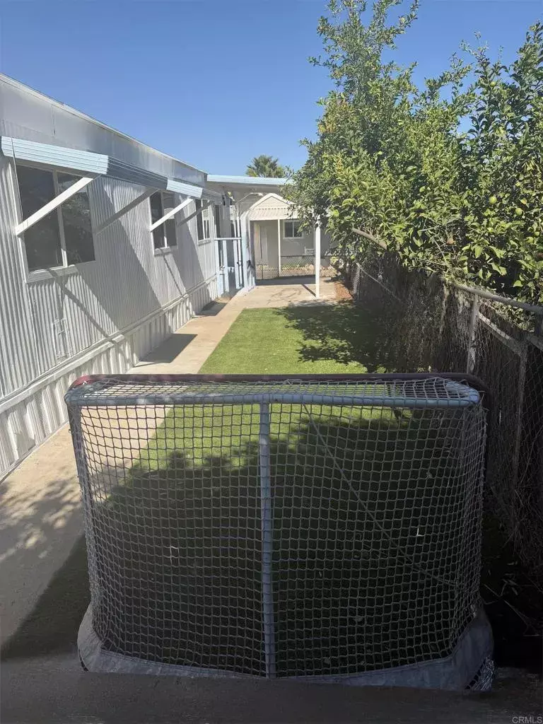 Lakeside, CA 92040,8968 Winter Gardens Blvd #4