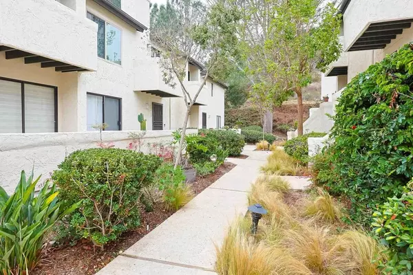 1222 River Glen Row #65, San Diego, CA 92111