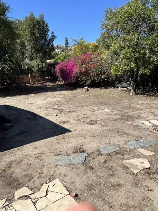 El Cajon, CA 92020,696 Garfield Ave