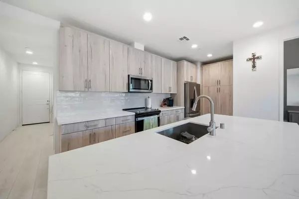 Santee, CA 92071,7704 Jasmine Court