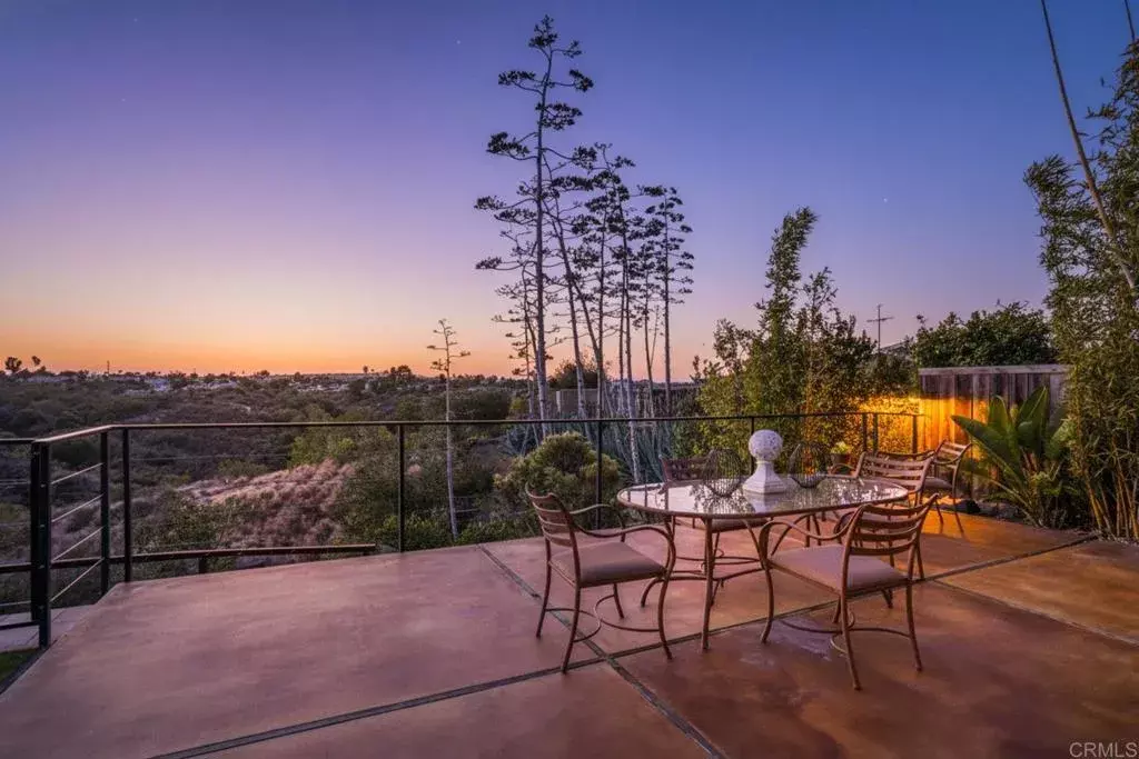 San Diego, CA 92117,5442 Limerick Court