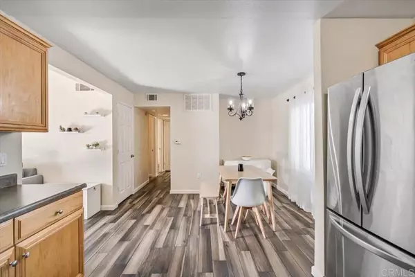 Escondido, CA 92027,2528 White Oak Place #5