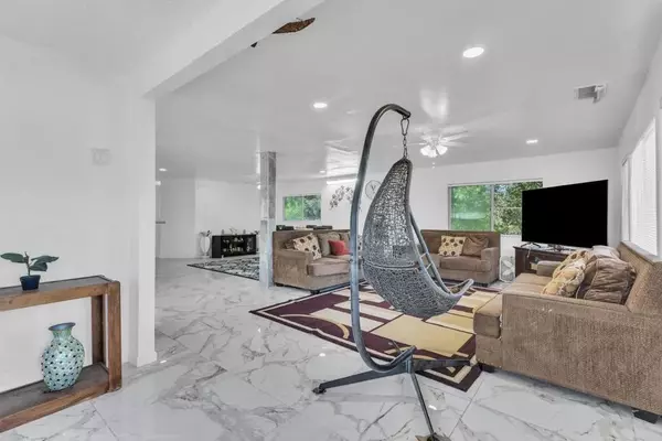 Lakeside, CA 92040,9518 Cypress St