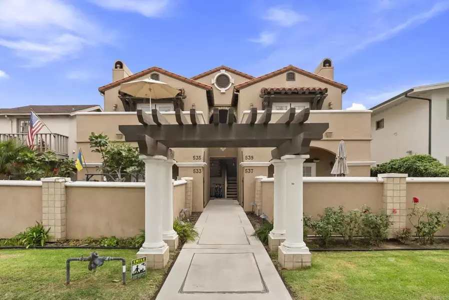 535 F Avenue #4, Coronado, CA 92118