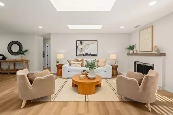 Poway, CA 92064,15103 Amso Street